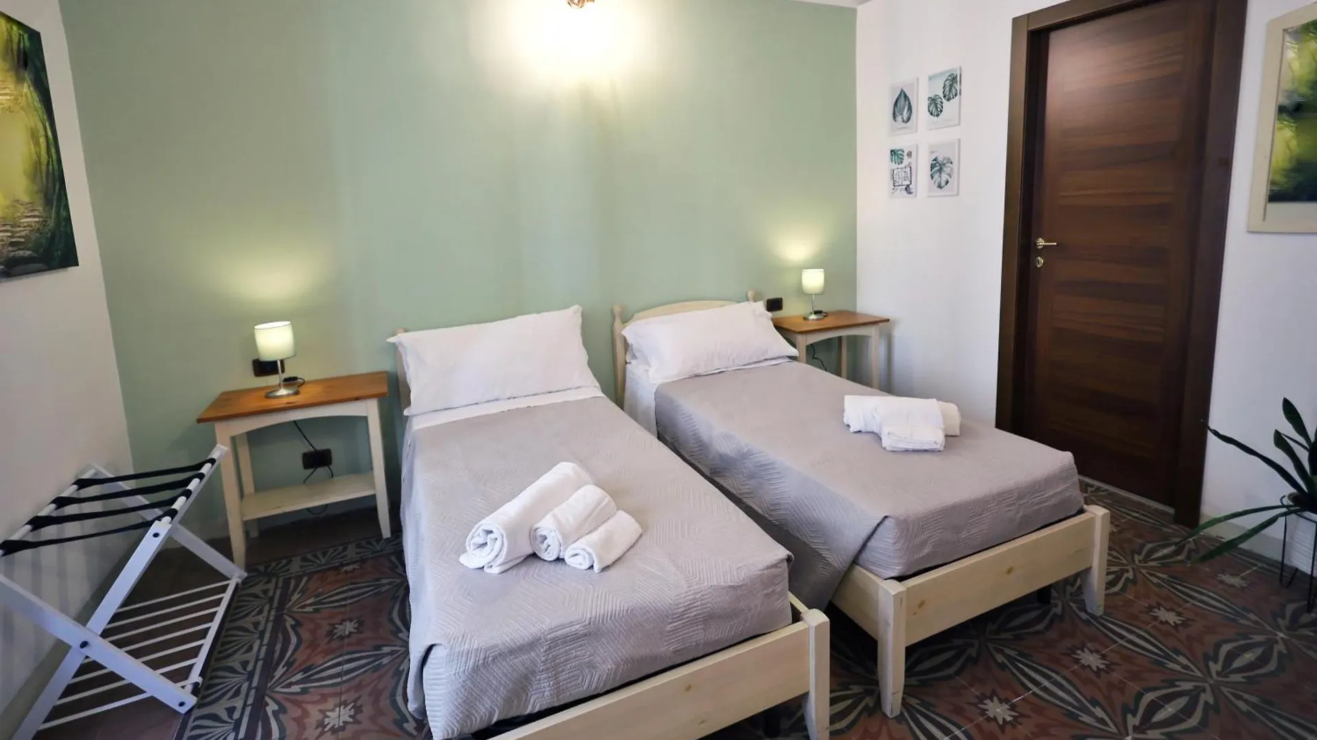 Cataneasy Rooms 0*, Catania